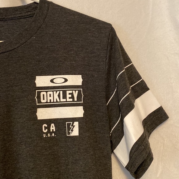 Oakley Dark Grey T-Shirt - Picture 4 of 6